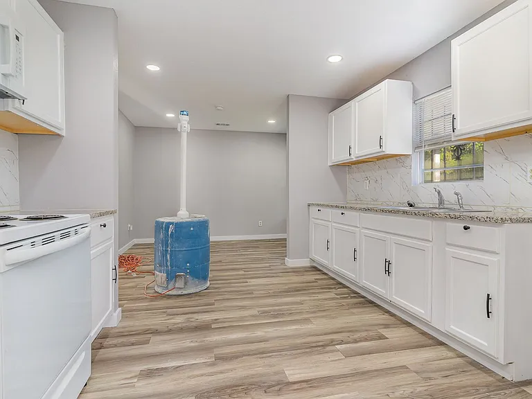 4804 Fellows Ln — Photo 5
