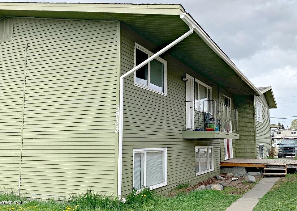 2nd image of 3933 E 8th Ave