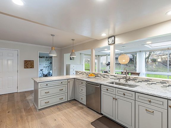 4th image of 6417 Mesa Oaks Place