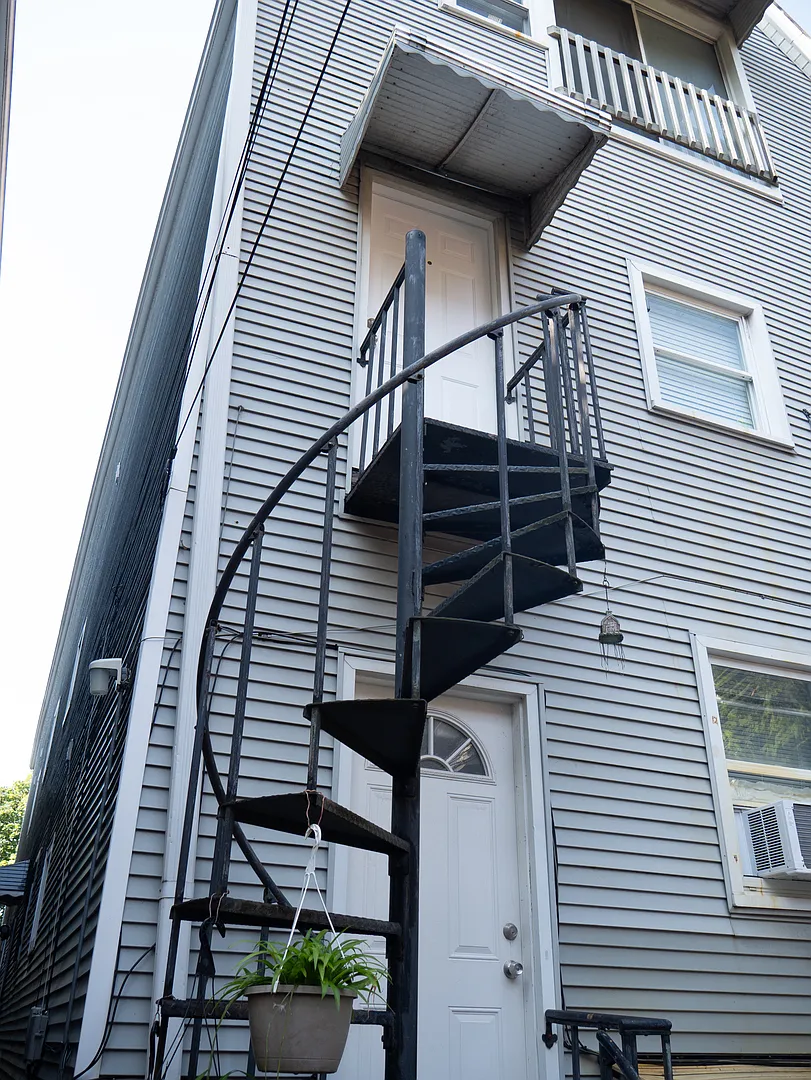 1 bed, 600 sqft, $2,000 — Photo 3
