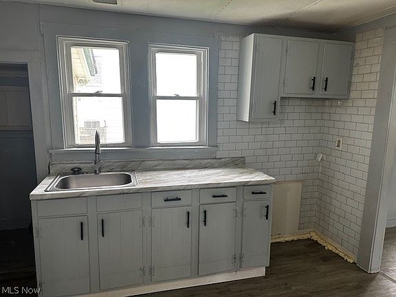 2nd image of 1470 E 332nd St