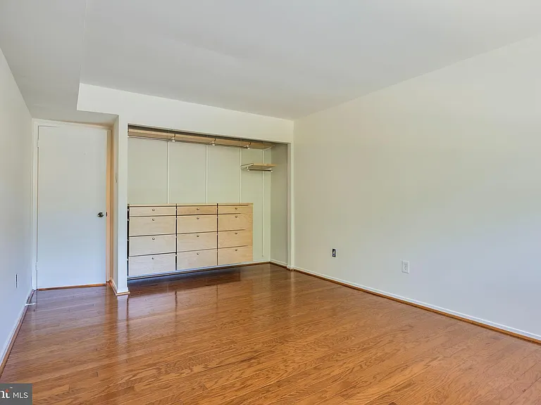 1643 Parkcrest Cir — Photo 14