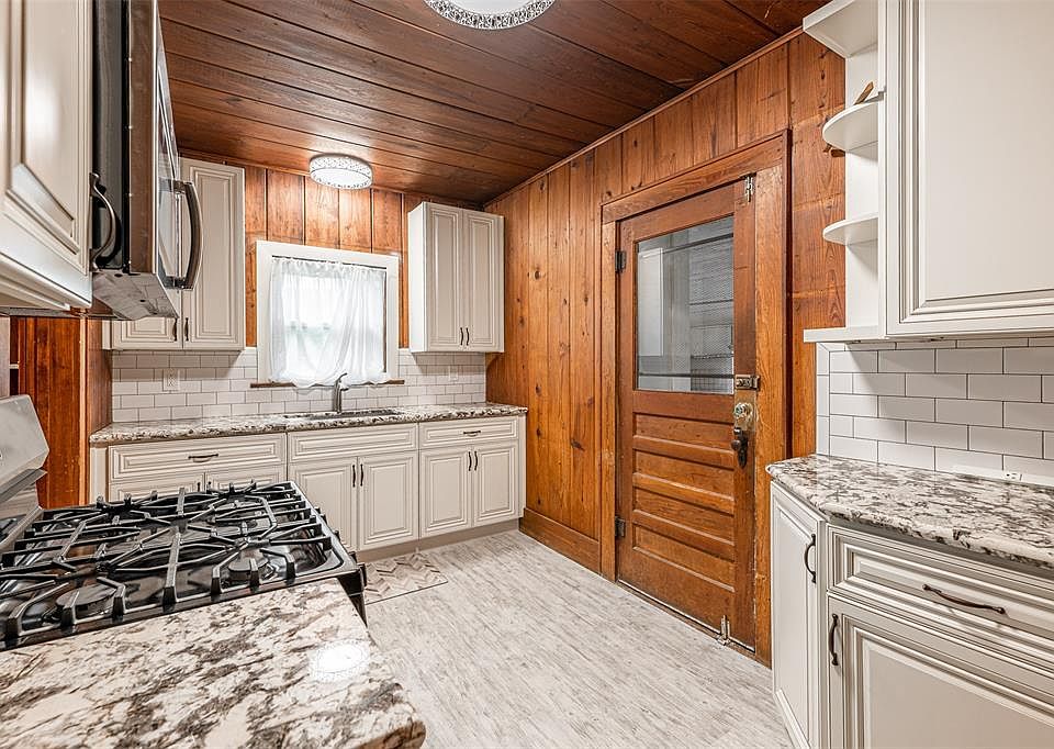 1st image of 511 Bull Ln