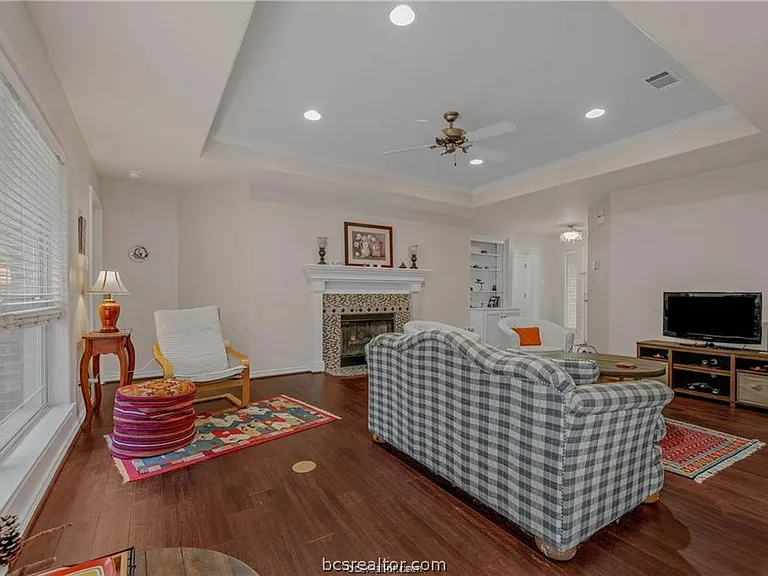 3755 Essen Loop — Photo 6
