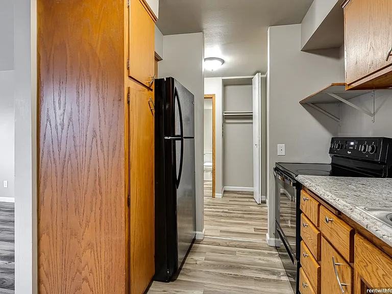 835 Merritt Ave — Photo 22