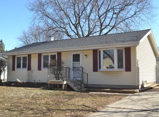 6232 N 104th St, Milwaukee, WI 53225