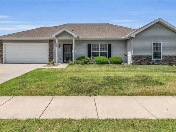 6596 N Charlotte St, Gladstone, MO 64118