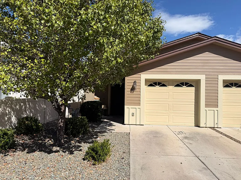 937 Gail Gardner Way — Photo 1