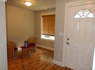 1126 W 6th Ave, Junction City, OR