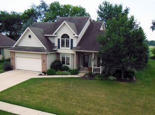 574 Fox Holw, Dekalb, IL 60115