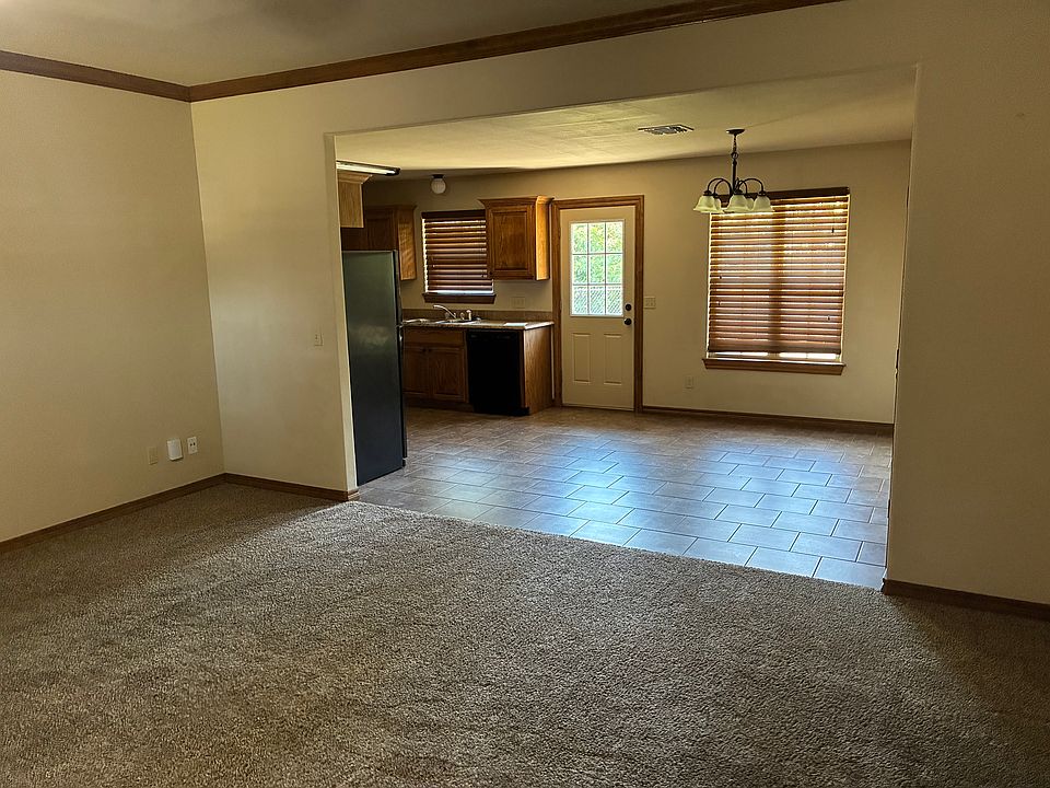 2nd image of 706 Carnes Cir