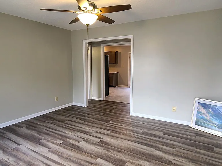 145 York Ct — Photo 5