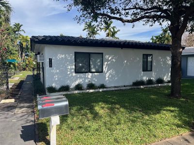 715 NE 6th St, Hallandale Beach, FL, 33009