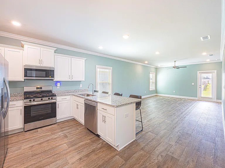 32667 Revere Dr — Photo 5