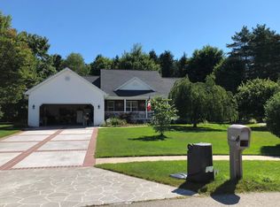 3726 Loton Dr, Fort Gratiot, MI 48059