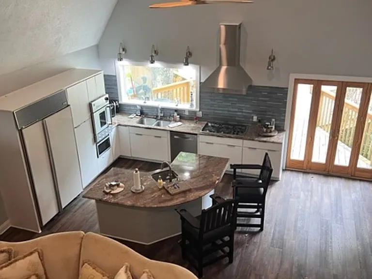 1411 Highway 27 — Photo 3