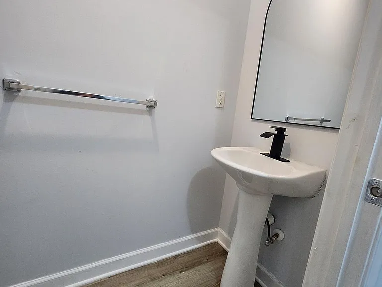 302 Hidden Dr — Photo 11