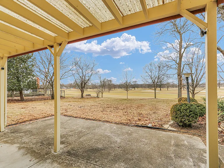 1803 Golfview Dr — Photo 5