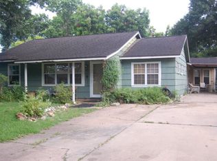 1004 Nottingham Dr, Angleton, TX 77515