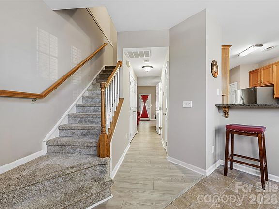 4th image of 7007 Creft Cir