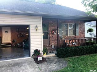 2208B Magnolia Dr, Jacksonville, IL 62650