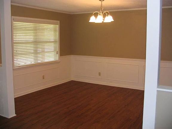 3rd image of 2329 Heritage Dr