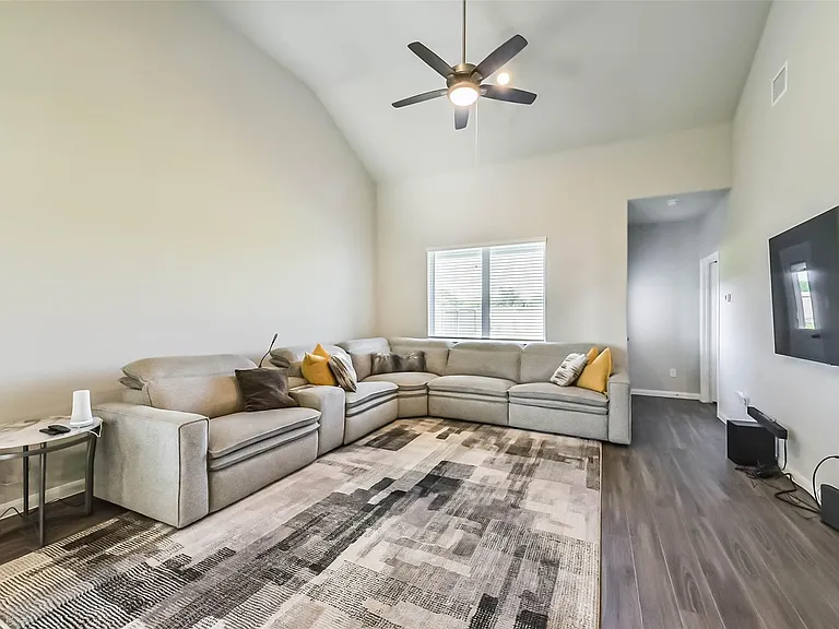 4907 Luke Mathew Dr — Photo 7
