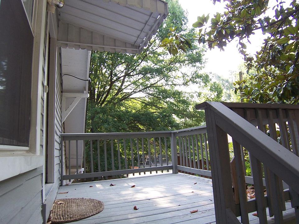 Entrance and private deck