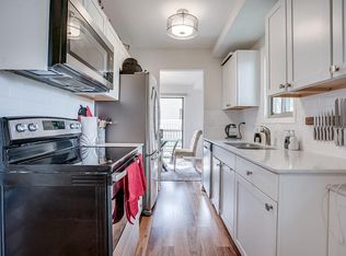 2124 Tamarin Trl, Golden Valley, MN 55427