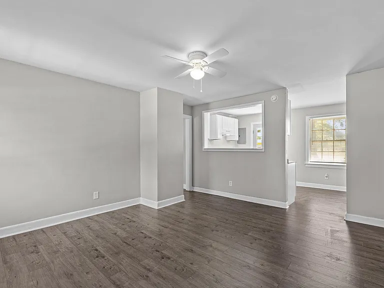 2101 Montclair Ave — Photo 7
