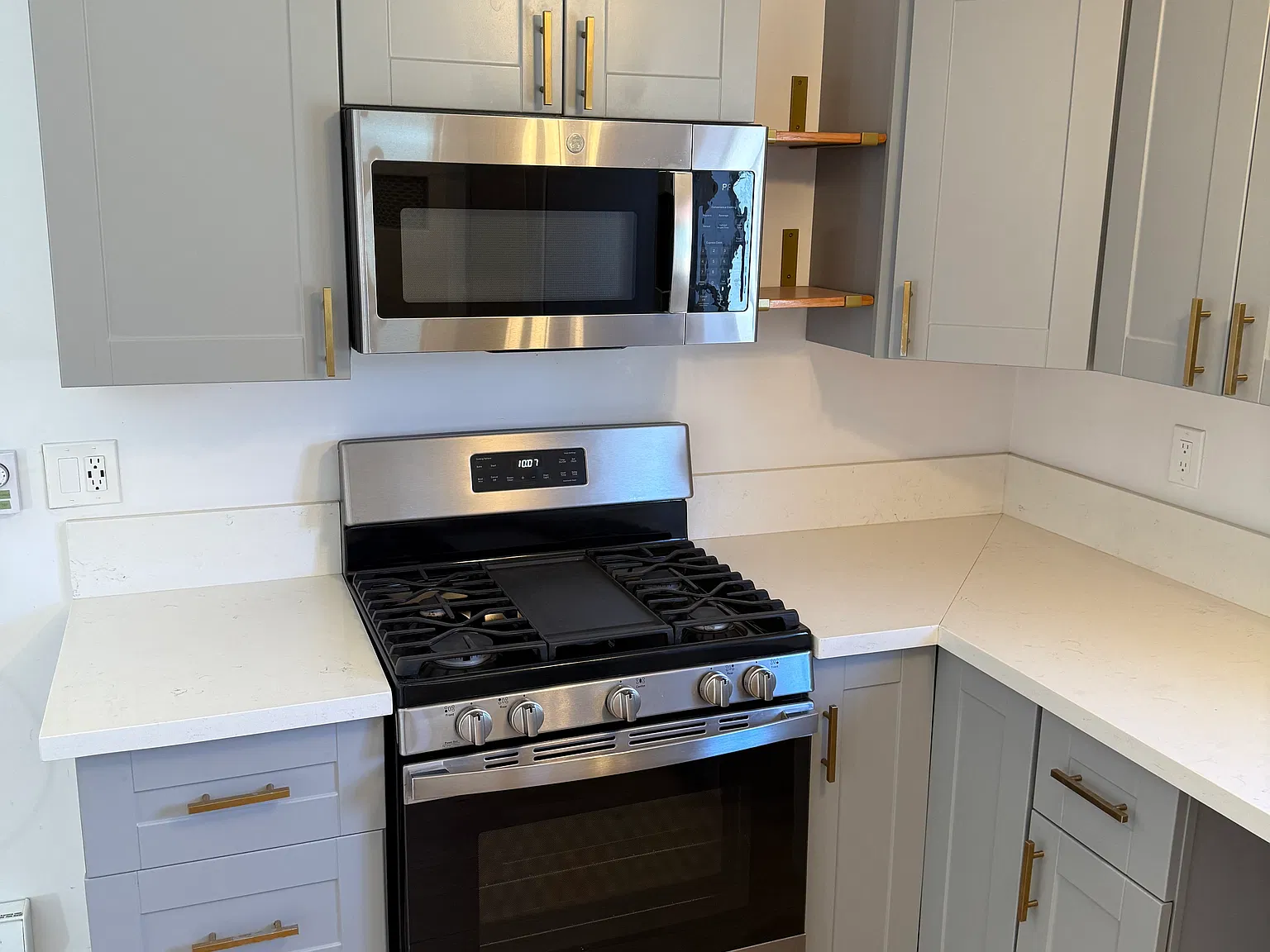 2 bed, 650 sqft, $3,600 — Photo 3