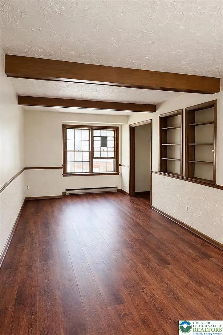 Building Photo - 748 S Hall St #1