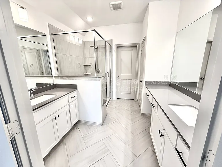 6064 Silverado Trl — Photo 13