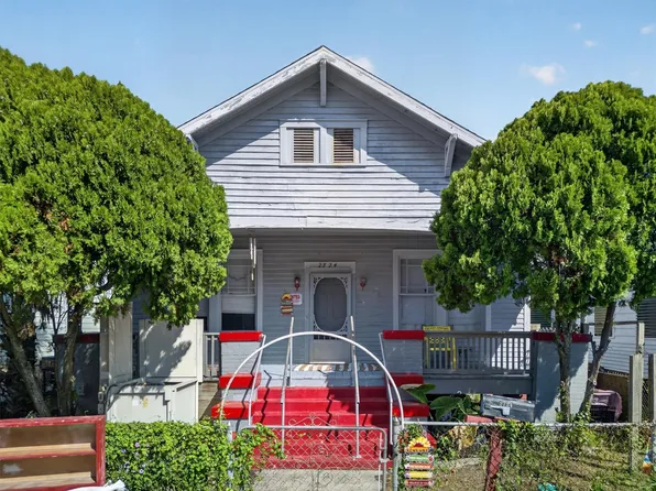 2724 Avenue P 1/2, Galveston, TX 77550