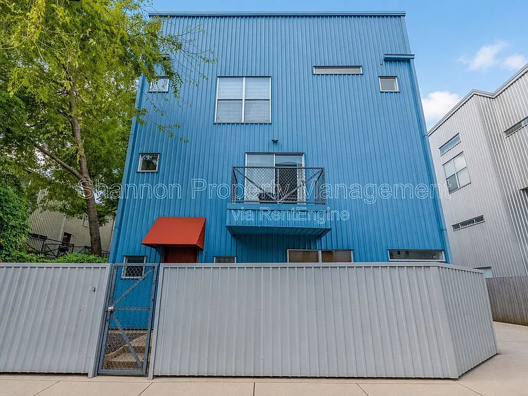 906 Andrews St — Photo 1