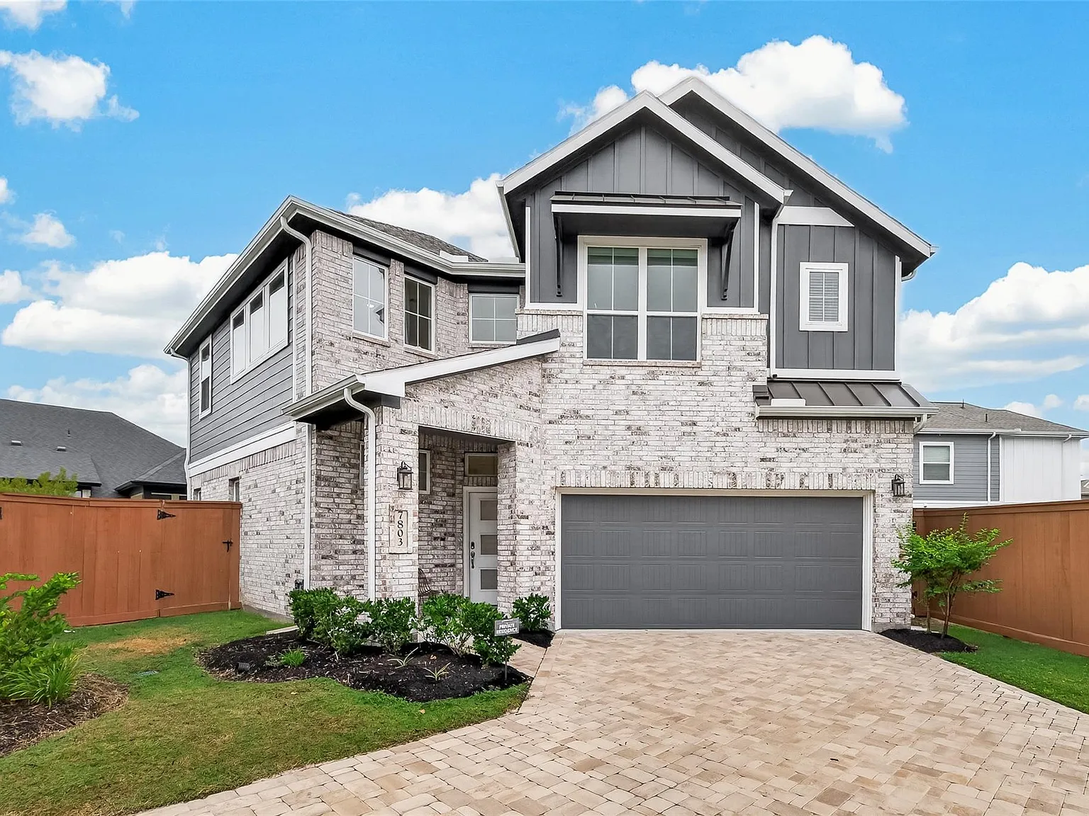 4 bed, 2.5 bath, 2179 sqft, $2,600 — Photo 3