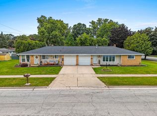 1136 Clayton Pl, Green Bay, WI 54302