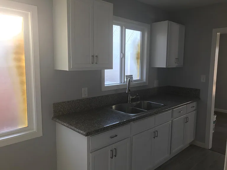 20620 Kenwood Ave — Photo 4