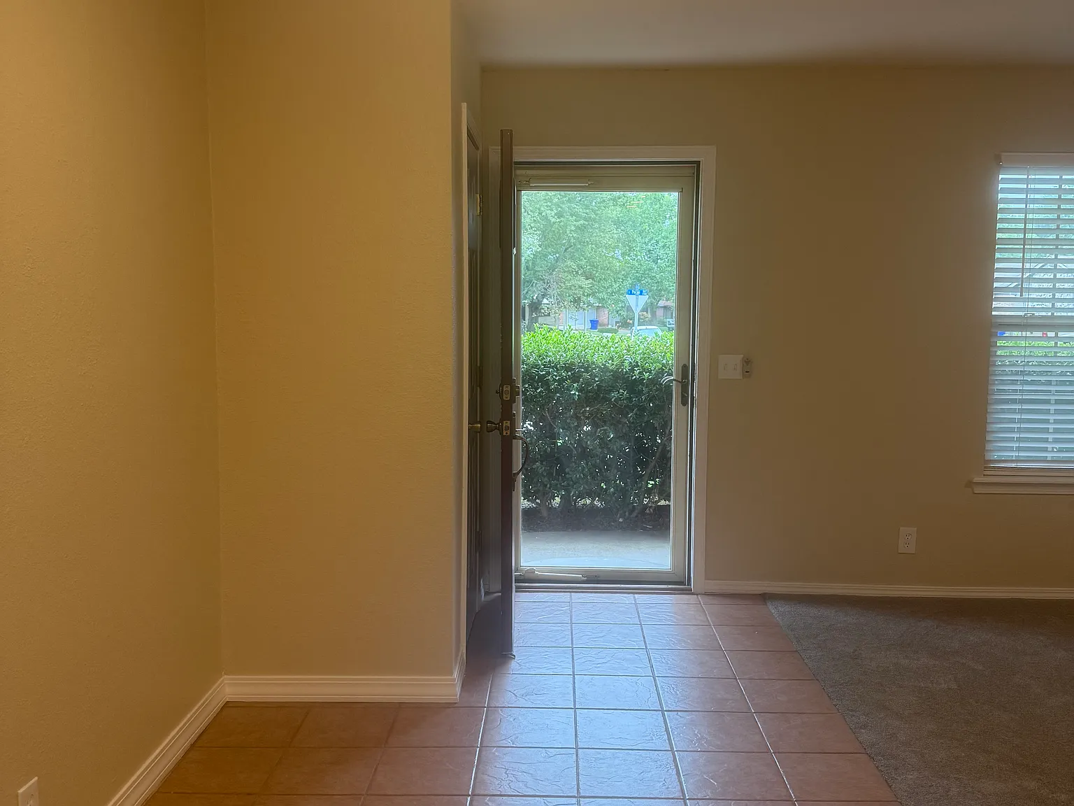 3 bed, 1.5 bath, 1164 sqft, $1,500 — Photo 3