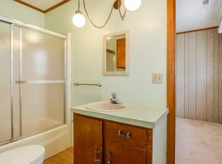 209 Spruce St, Yadkinville, NC 27055