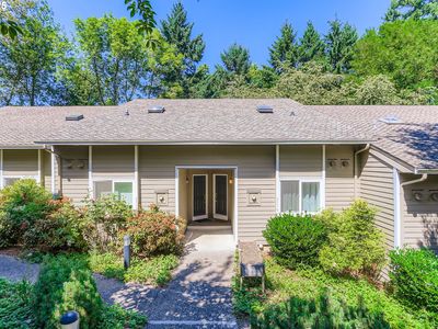 4570 SW Comus Pl #8-D, Portland, OR, 97219