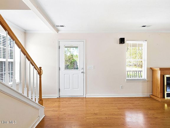 3rd image of 141 Crystal Road