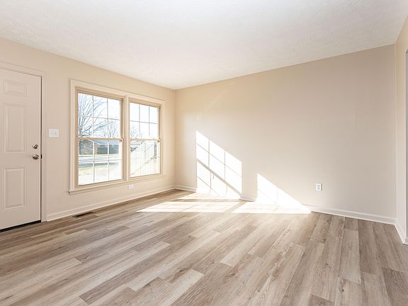4th image of 635 Paige Ct