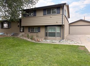 945 Dearborn St, Aurora, CO 80011