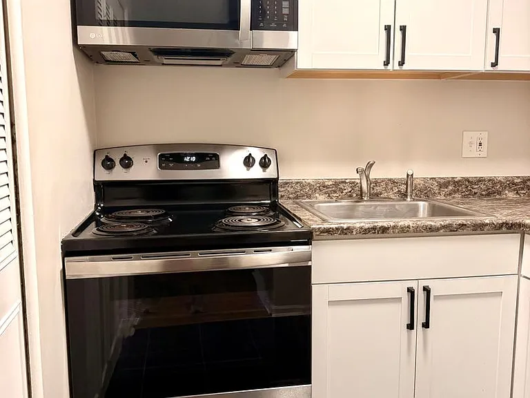 2600 Le Blanc Ct — Photo 5