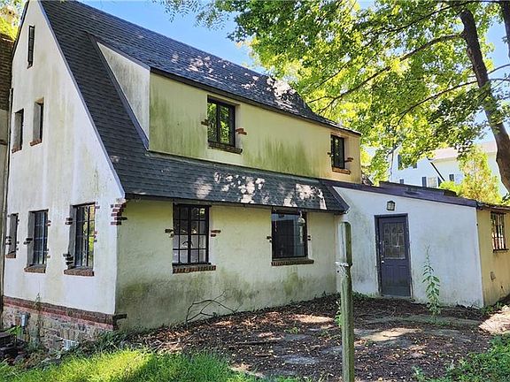 3rd image of 120 Parkview Pl