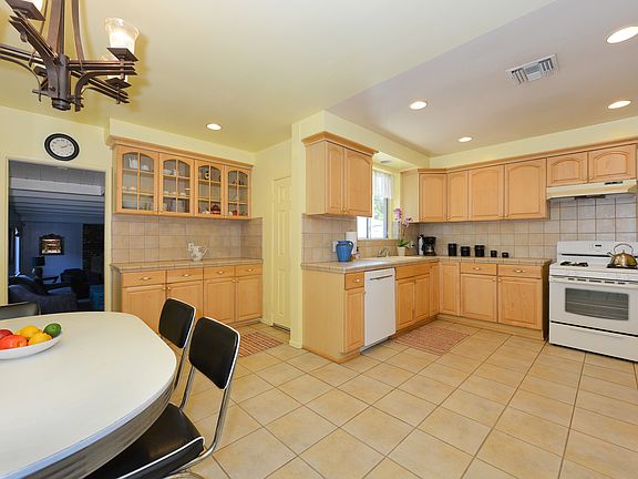 2nd image of 11270 Braddock Dr