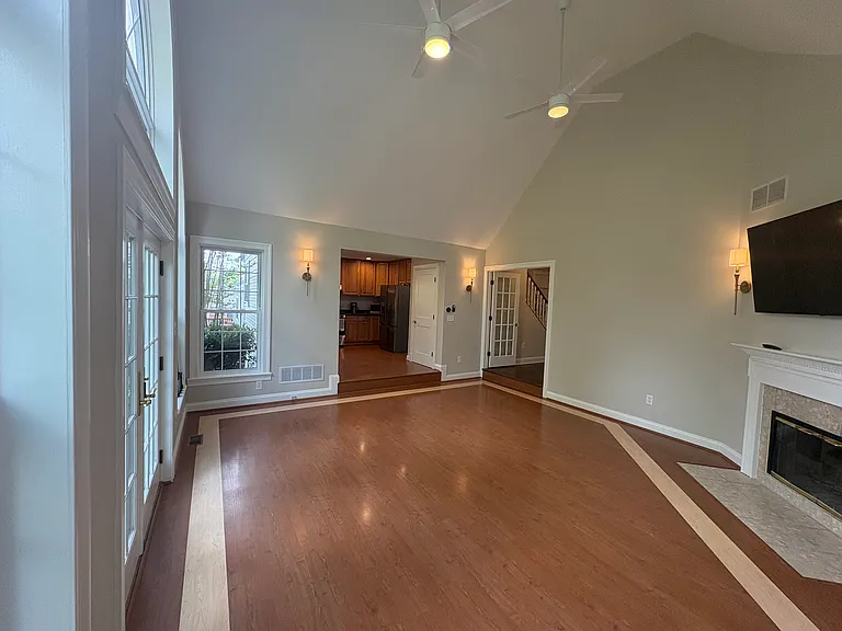 104 Archwood Ave — Photo 4