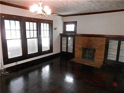 3rd image of 4156 Carrollton Ave