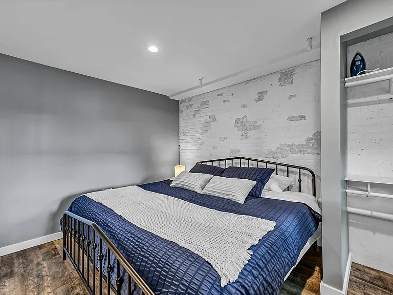 3638 W Cornelia Ave — Photo 9